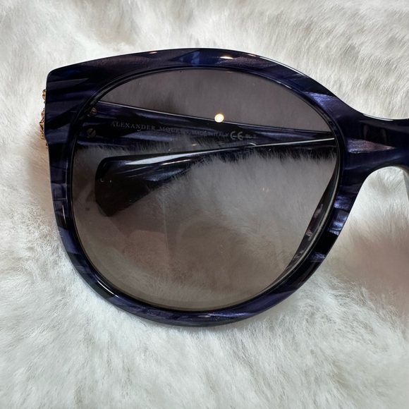 Alexander McQueen Stylish Blue sunglasses main image 11